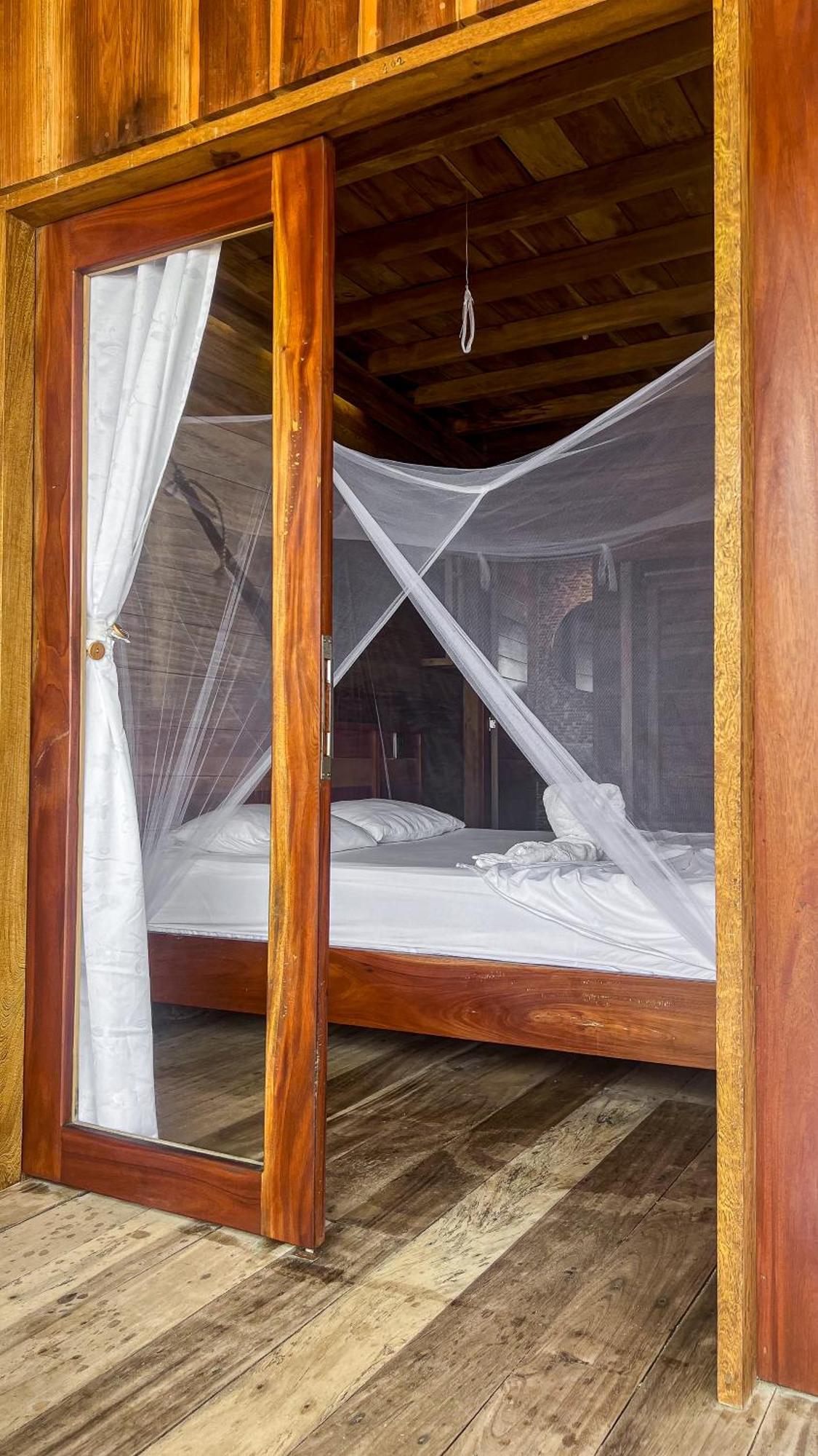 Hostal Mocambo Beach Guachaca Екстериор снимка