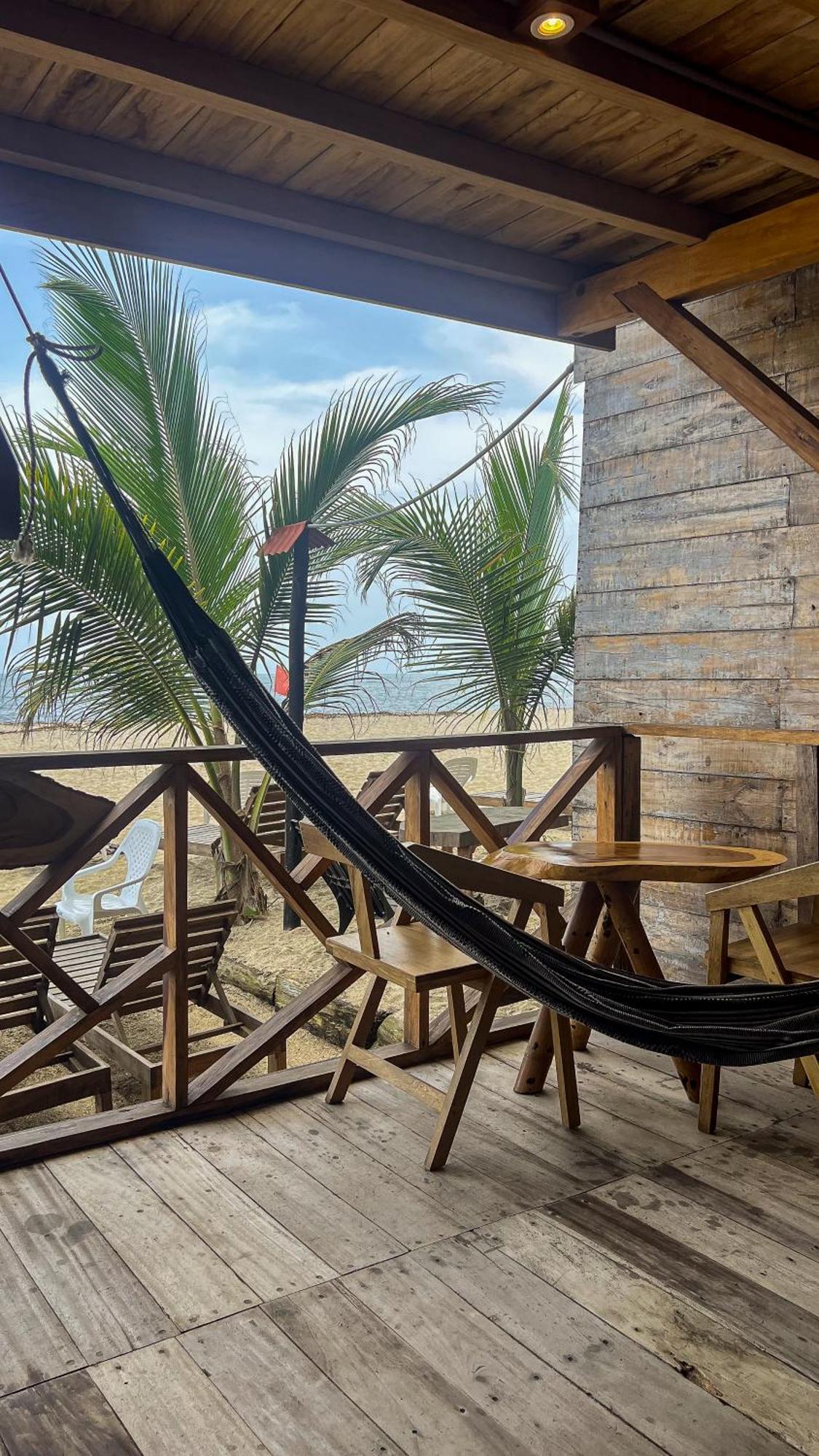 Hostal Mocambo Beach Guachaca Екстериор снимка