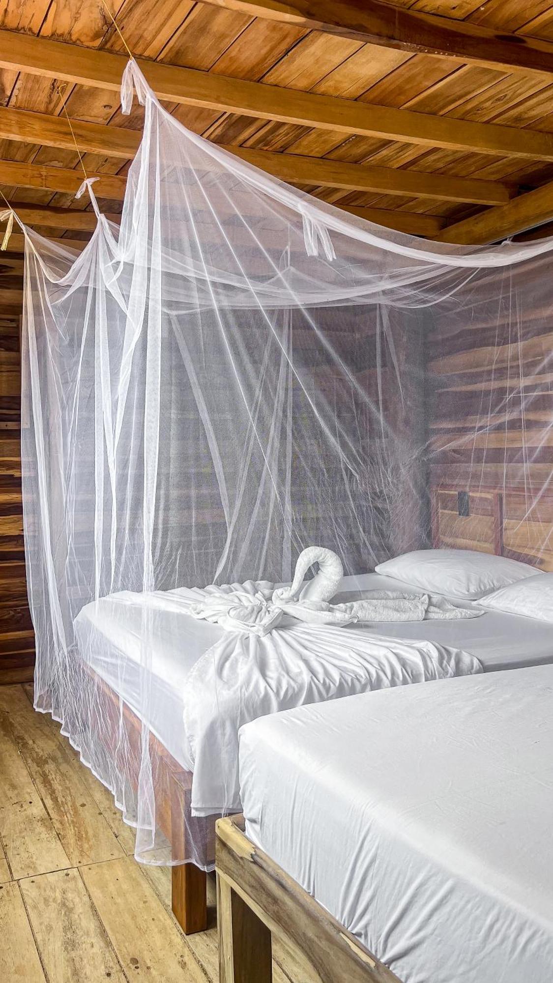 Hostal Mocambo Beach Guachaca Екстериор снимка