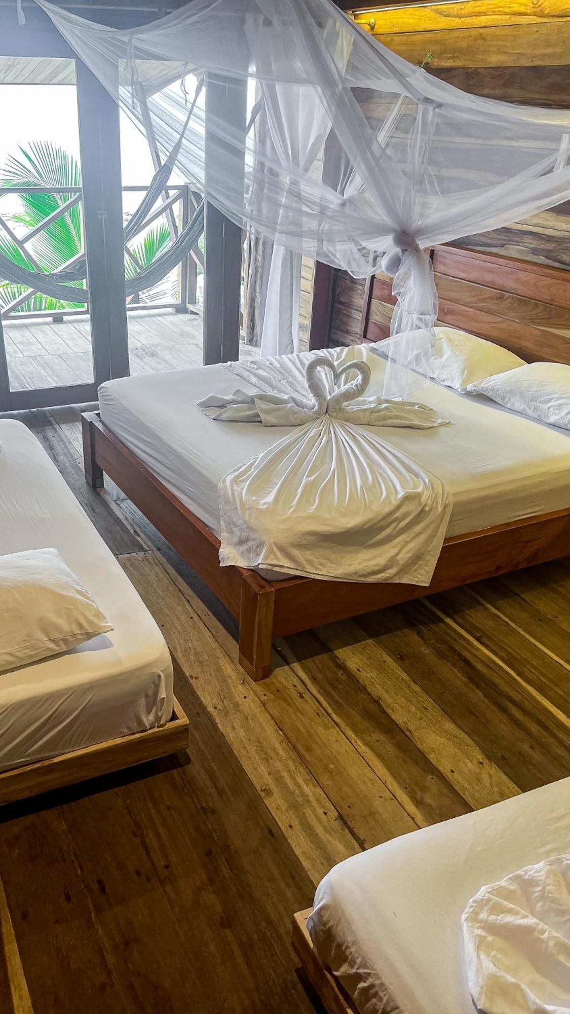 Hostal Mocambo Beach Guachaca Екстериор снимка
