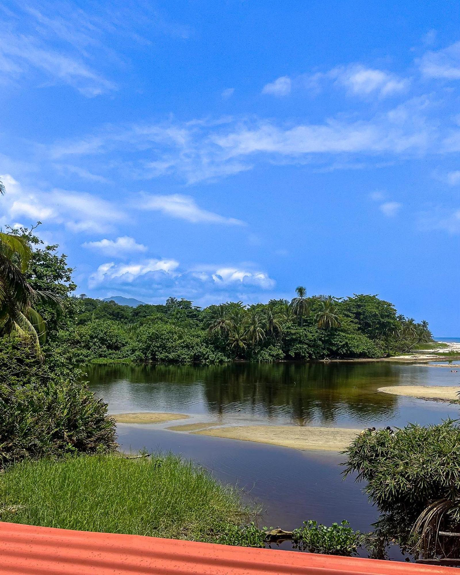 Hostal Mocambo Beach Guachaca Екстериор снимка
