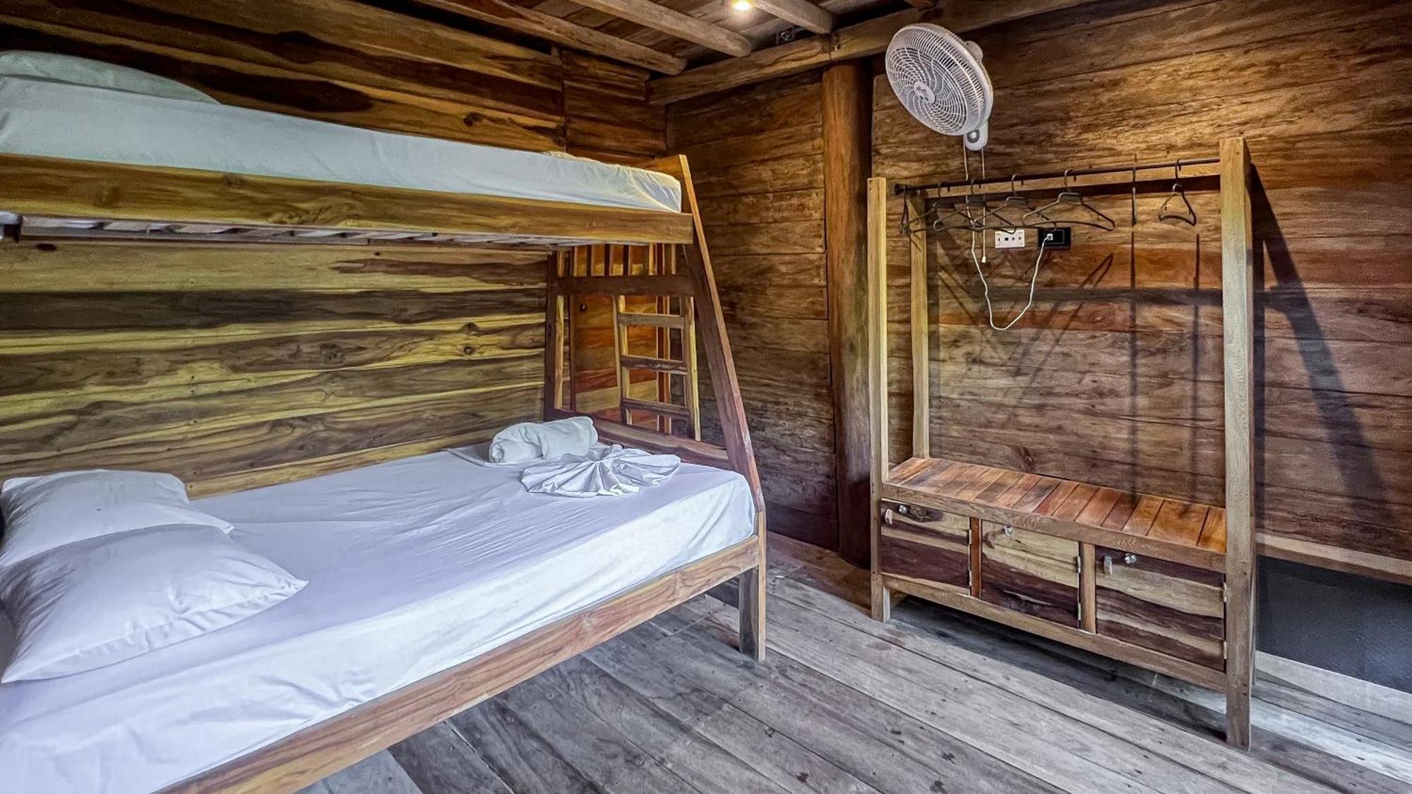 Hostal Mocambo Beach Guachaca Екстериор снимка
